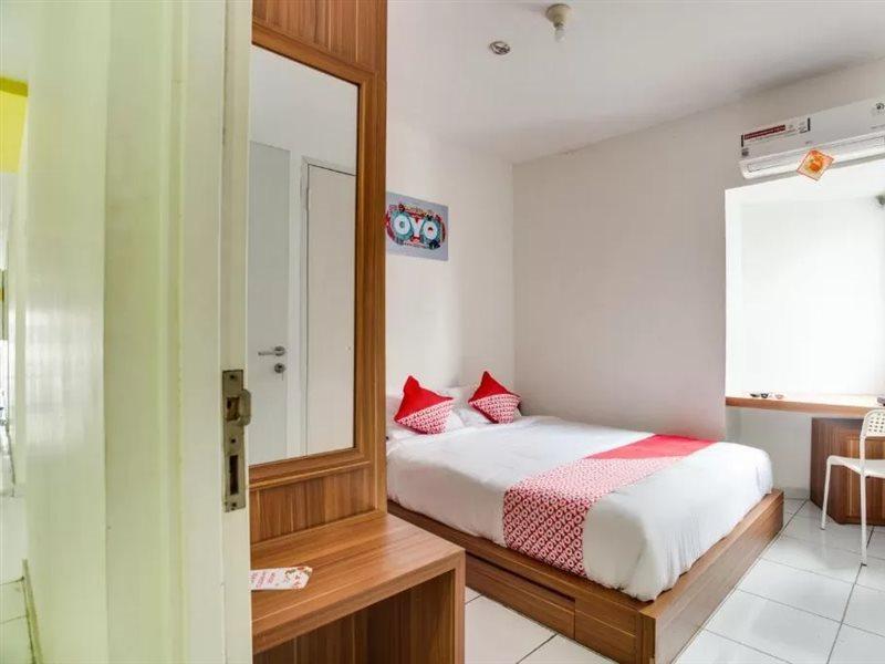 Oyo 3247 Afira Rooms Aeropolis Tangerang Exterior foto